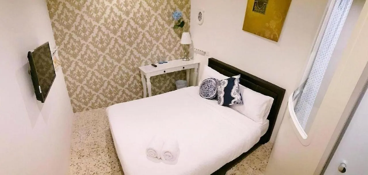Elephant House Hotel جورج تاون